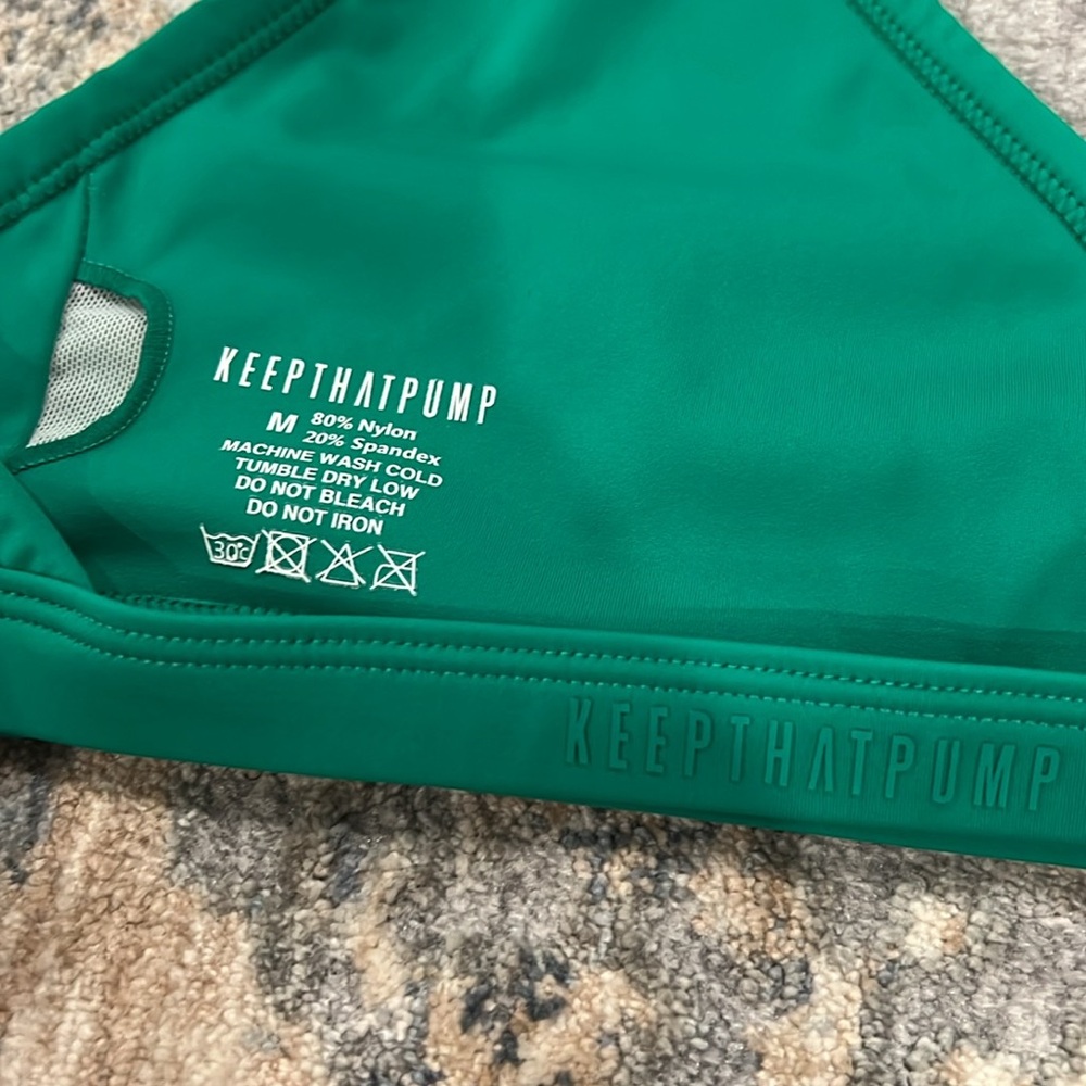 Keep That Pump sports bras - Picture 5 of 8